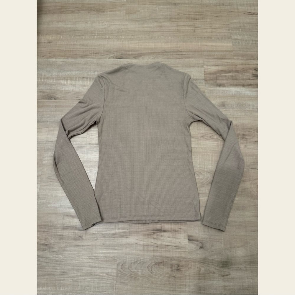 Joah Brown INVISIBLE ZIP LONG SLEEVE!
Cross listed on Mercari and Curtsy! - Picture 3 of 4